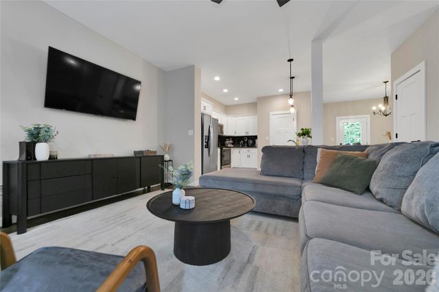 428 Emmas Grove Road, Fletcher, NC 28732