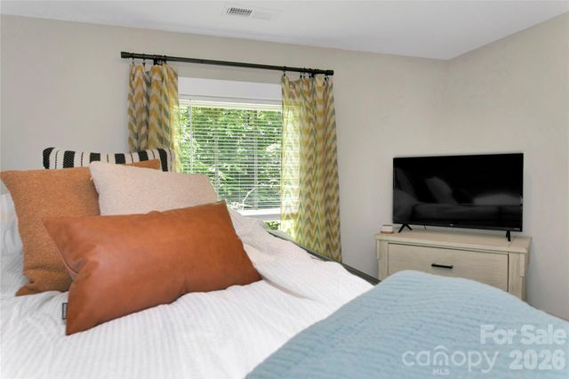 428 Emmas Grove Road, Fletcher, NC 28732