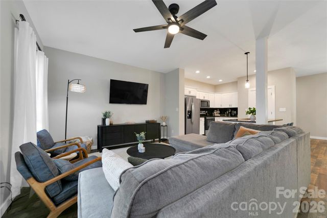 428 Emmas Grove Road, Fletcher, NC 28732