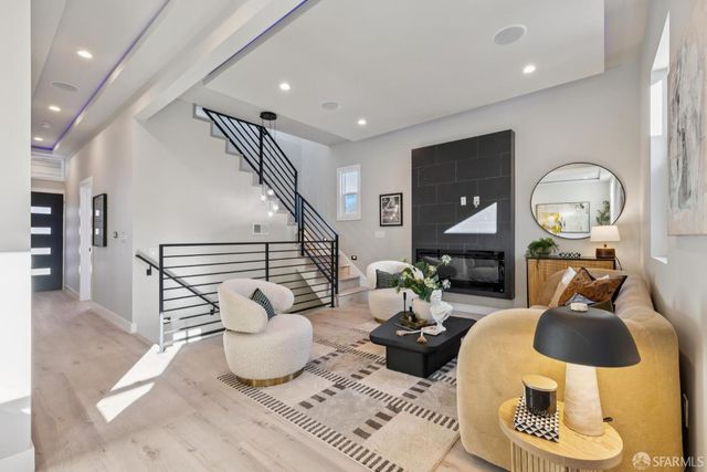 89 Naples Street, San Francisco, CA 94112