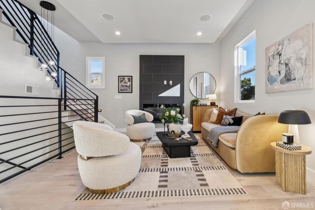 89 Naples Street, San Francisco, CA 94112