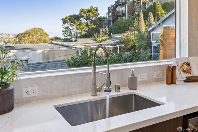 89 Naples Street, San Francisco, CA 94112