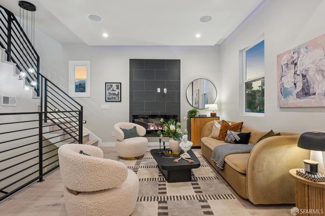 89 Naples Street, San Francisco, CA 94112