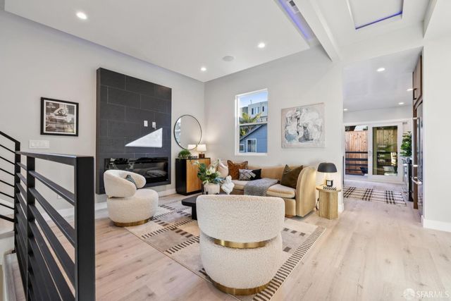 89 Naples Street, San Francisco, CA 94112