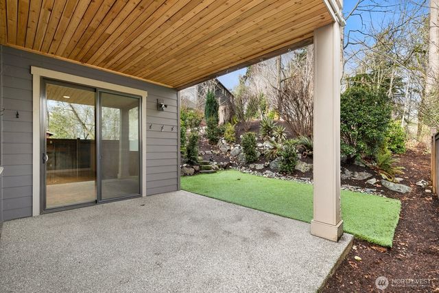 9026 NE 127th Place, Kirkland, WA 98034