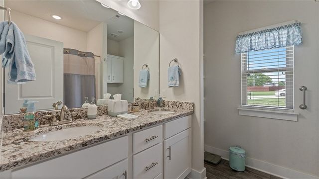 12921 Randolph Road, Fayetteville, AR 72704