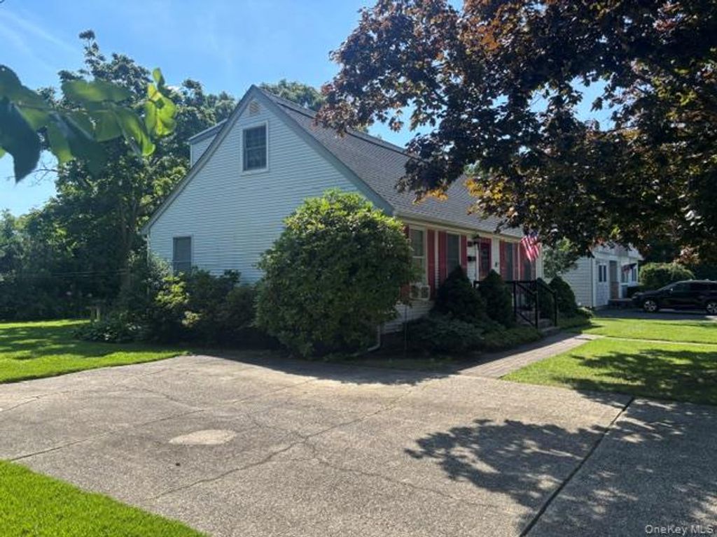 363 3rd Avenue, Bayport, NY 11705 — photo 5