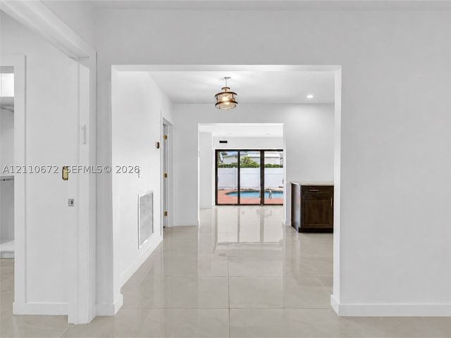 5220 SW 26th Ave, Dania Beach, FL 33312