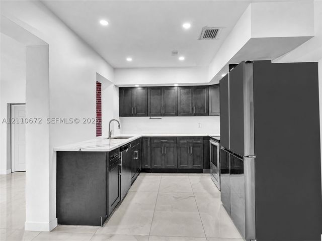 5220 SW 26th Ave, Dania Beach, FL 33312