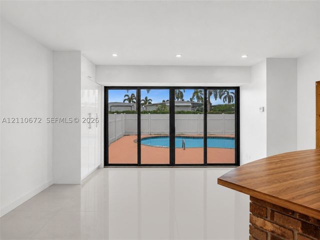 5220 SW 26th Ave, Dania Beach, FL 33312