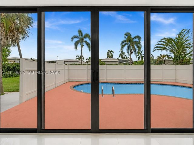 5220 SW 26th Ave, Dania Beach, FL 33312