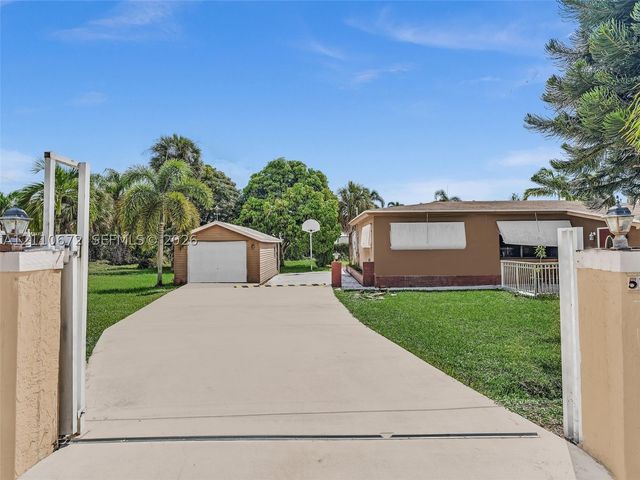 5220 SW 26th Ave, Dania Beach, FL 33312