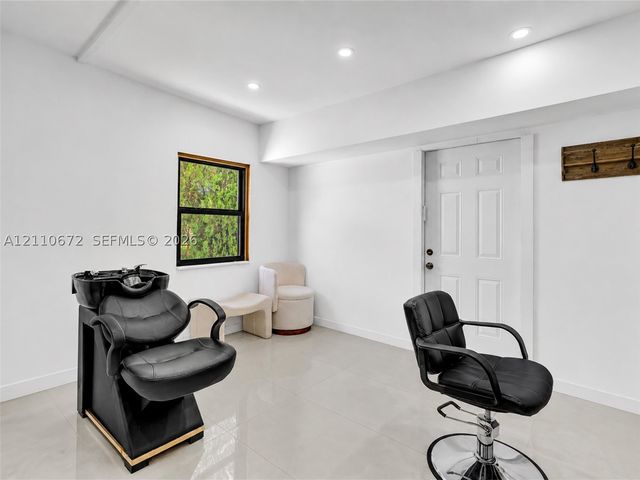 5220 SW 26th Ave, Dania Beach, FL 33312