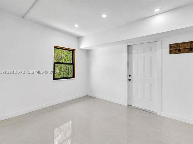 5220 SW 26th Ave, Dania Beach, FL 33312
