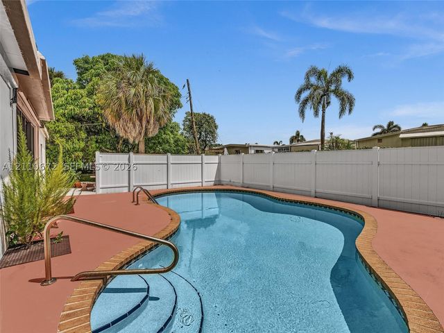 5220 SW 26th Ave, Dania Beach, FL 33312