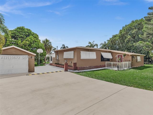 5220 SW 26th Ave, Dania Beach, FL 33312