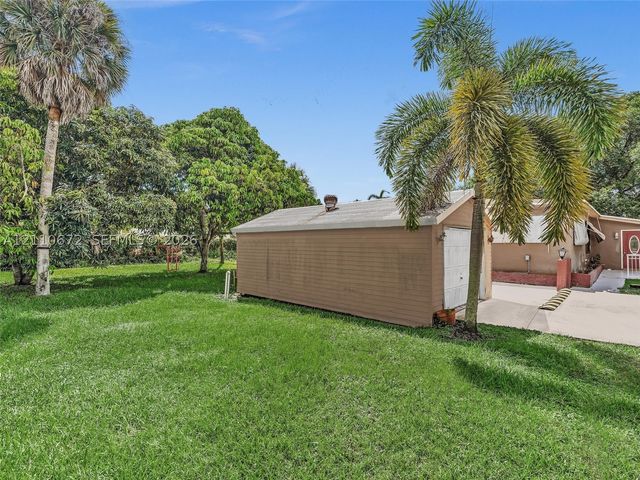 5220 SW 26th Ave, Dania Beach, FL 33312