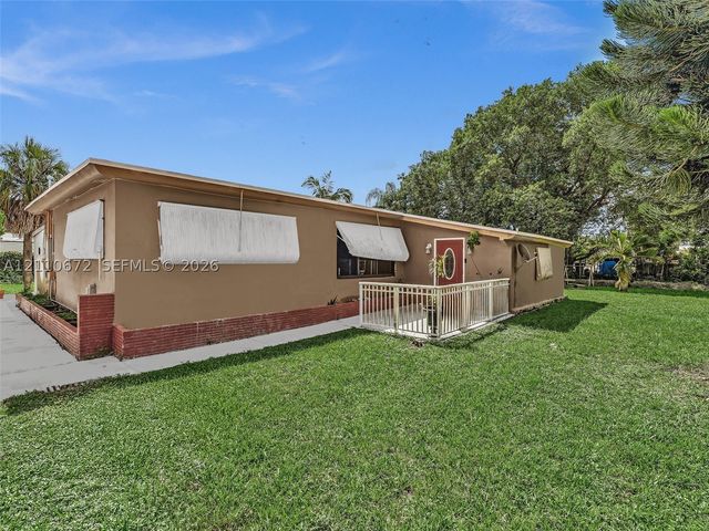 5220 SW 26th Ave, Dania Beach, FL 33312