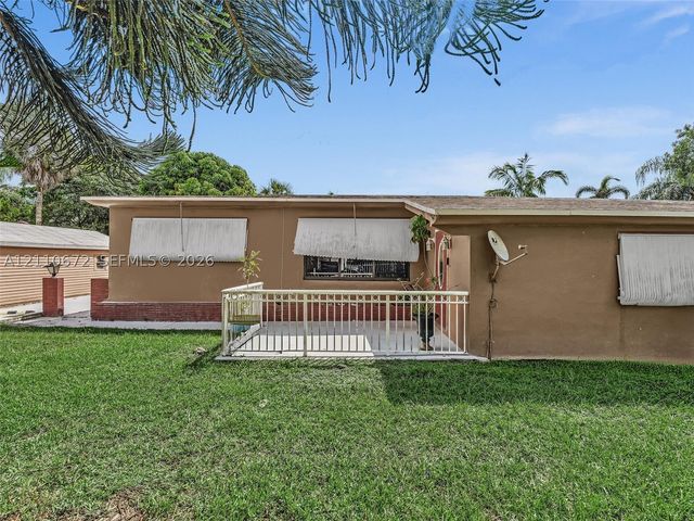 5220 SW 26th Ave, Dania Beach, FL 33312
