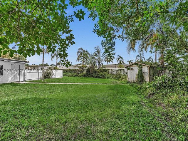 5220 SW 26th Ave, Dania Beach, FL 33312