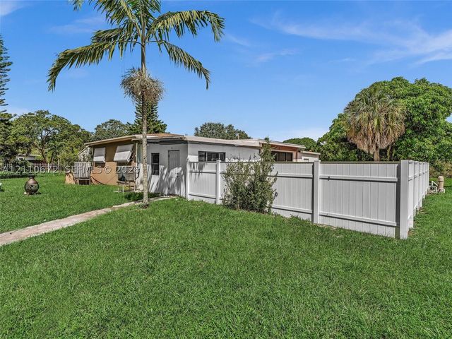 5220 SW 26th Ave, Dania Beach, FL 33312