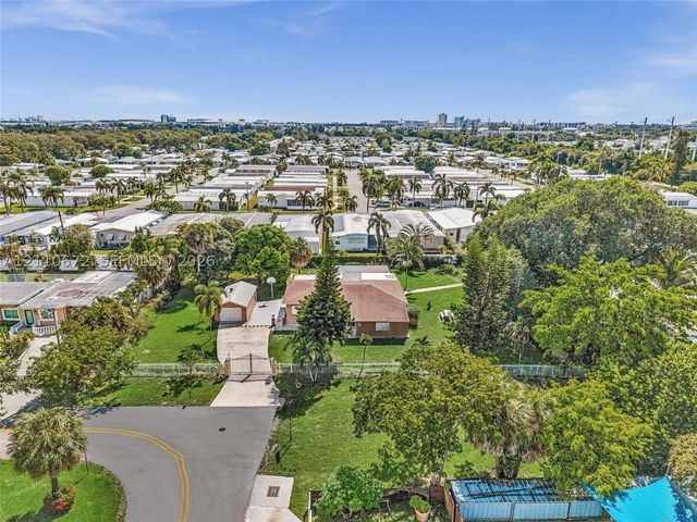 5220 SW 26th Ave, Dania Beach, FL 33312