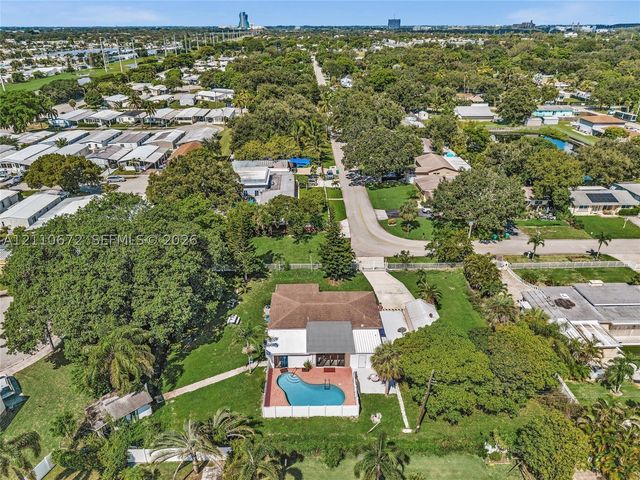 5220 SW 26th Ave, Dania Beach, FL 33312