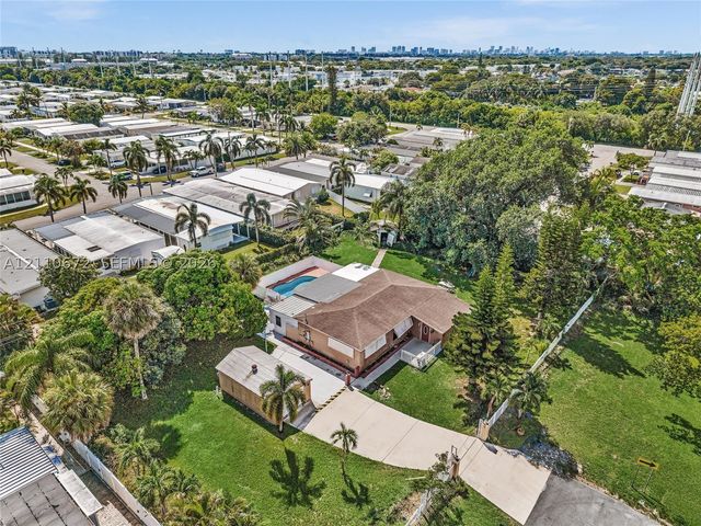 5220 SW 26th Ave, Dania Beach, FL 33312