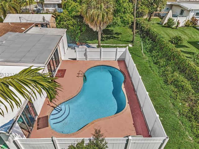 5220 SW 26th Ave, Dania Beach, FL 33312