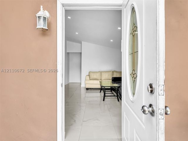 5220 SW 26th Ave, Dania Beach, FL 33312