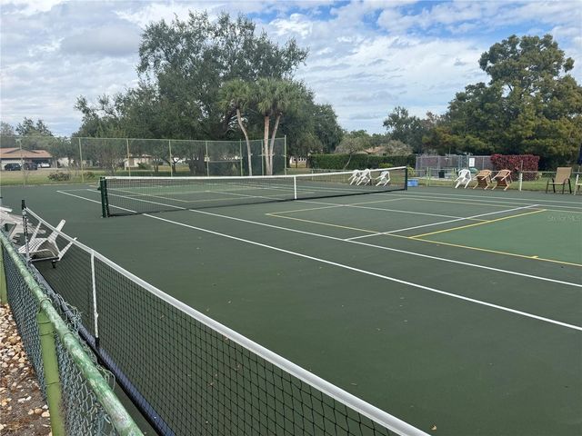 121 OAK HILL DRIVE 1, Sarasota, FL 34232