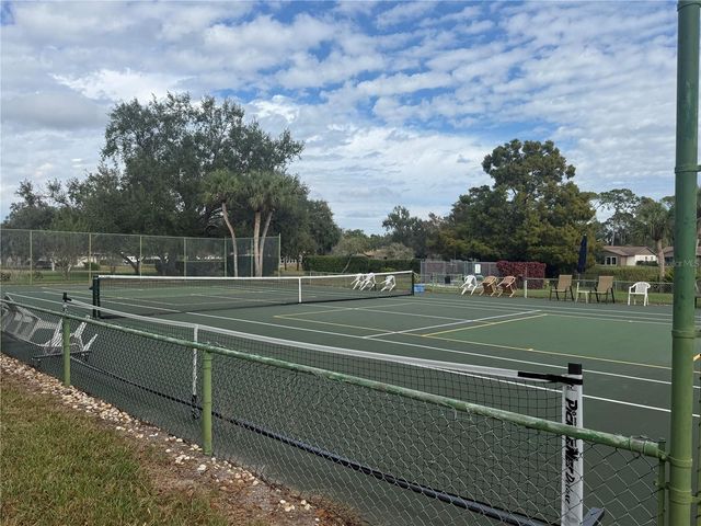 121 OAK HILL DRIVE 1, Sarasota, FL 34232