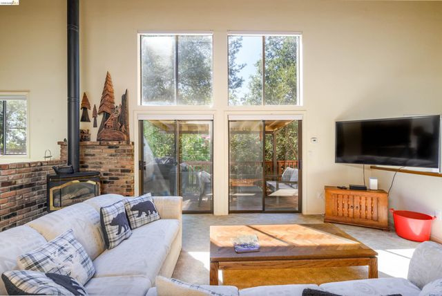 18861 Lookout Dr, Twain Harte, CA 95383