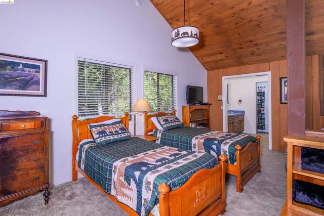 18861 Lookout Dr, Twain Harte, CA 95383