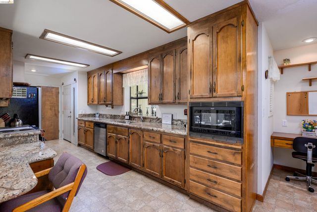 18861 Lookout Dr, Twain Harte, CA 95383