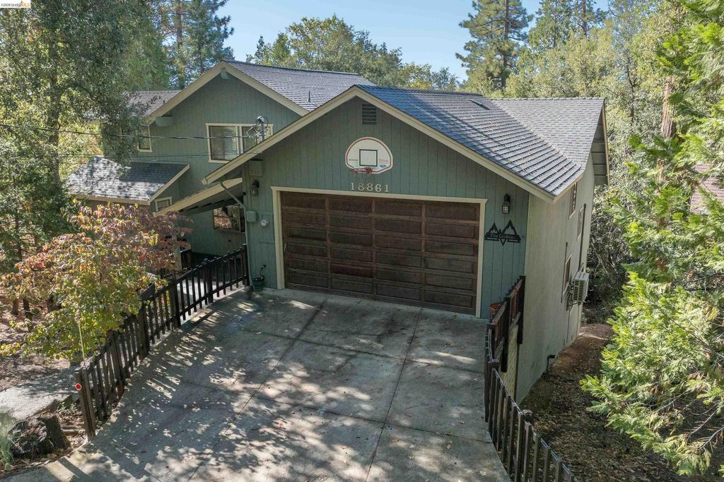 18861 Lookout Dr, Twain Harte, CA 95383