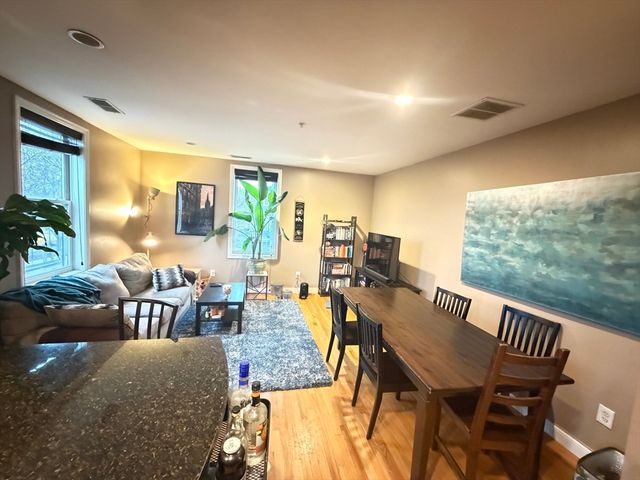100 Fellsway West 207, Somerville, MA 02145