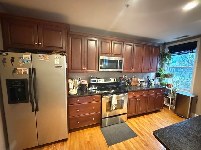 100 Fellsway West 207, Somerville, MA 02145