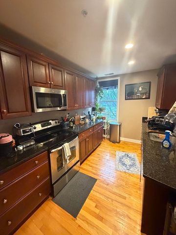 100 Fellsway West 207, Somerville, MA 02145