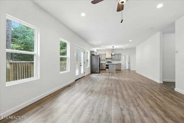 177 Cove Springs Drive Drive, Dandridge, TN 37725