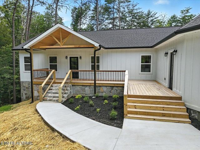 177 Cove Springs Drive Drive, Dandridge, TN 37725