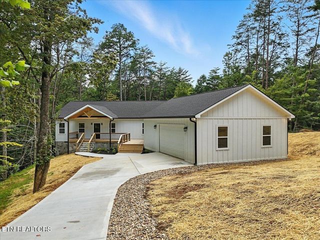 177 Cove Springs Drive Drive, Dandridge, TN 37725