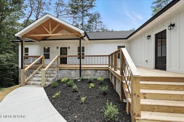 177 Cove Springs Drive Drive, Dandridge, TN 37725