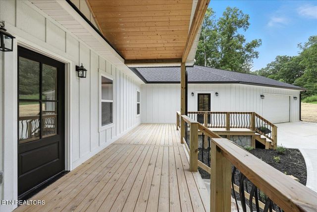 177 Cove Springs Drive Drive, Dandridge, TN 37725
