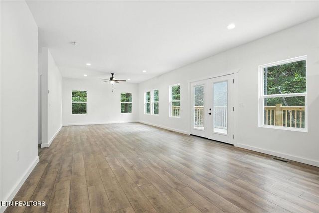 177 Cove Springs Drive Drive, Dandridge, TN 37725