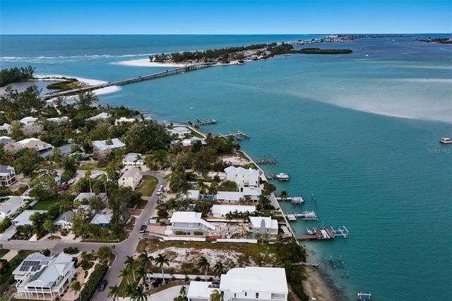 7094 LONGBOAT DRIVE E, Longboat Key, FL 34228