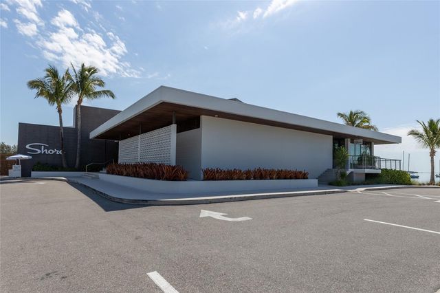 7094 LONGBOAT DRIVE E, Longboat Key, FL 34228