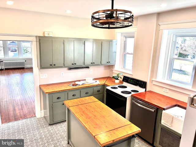 272 PENN AVE, Oxford, PA 19363