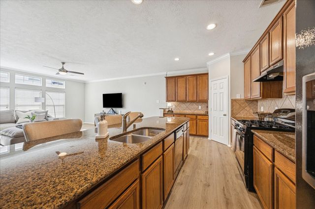 3319 Leading Point Drive, Houston, TX 77091