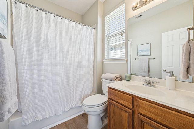 3319 Leading Point Drive, Houston, TX 77091